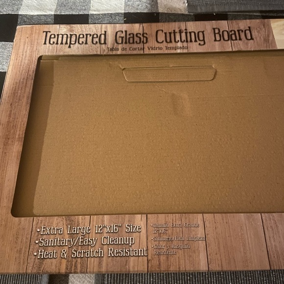 Tempered glass cutting board, new in box, 12 in x 16 in - Picture 2 of 3